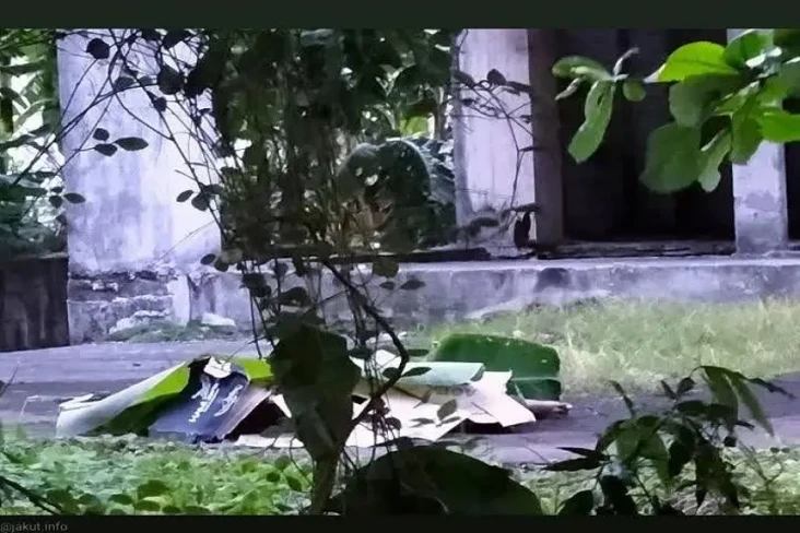 Sempat Foto-foto, Pemuda...