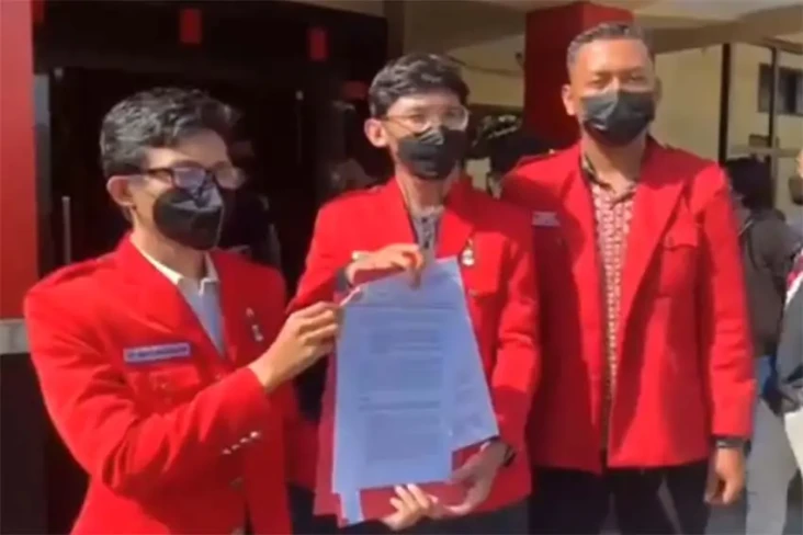 Sebut Kalimantan Tempat...