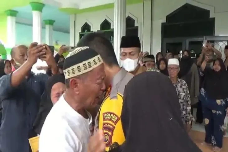 Tangis Histeris Pecah...