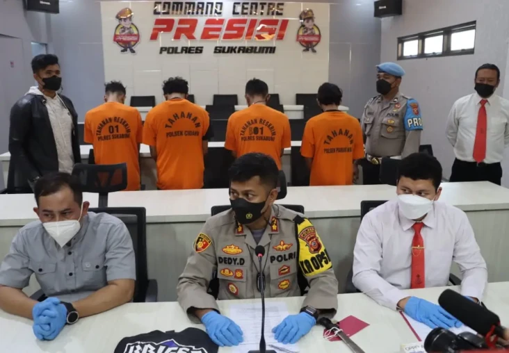 4 Anggota Geng Motor...