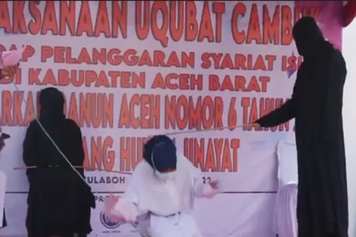 Tertangkap Asyik Basah...