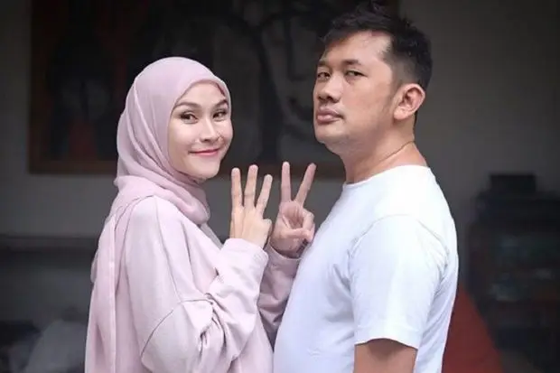 Zaskia Mecca dan Hanung...
