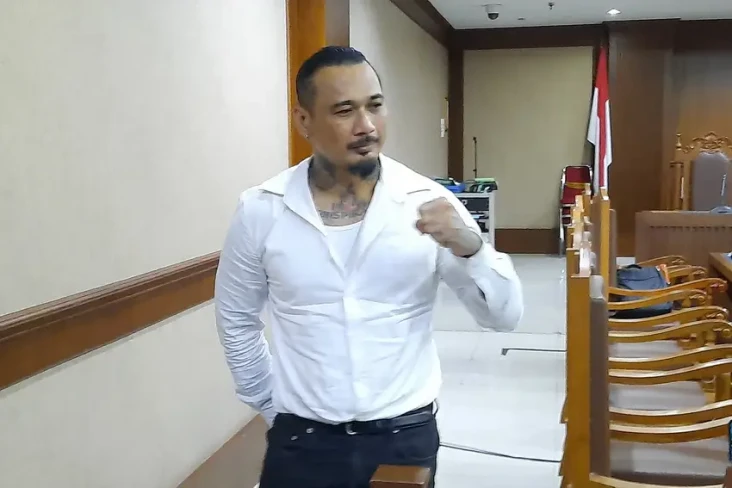 Tampil Klimis dalam...