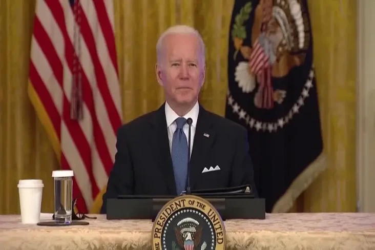 Biden Mengumpat Wartawan...
