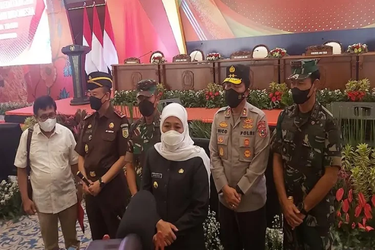 Gubernur Khofifah Minta...