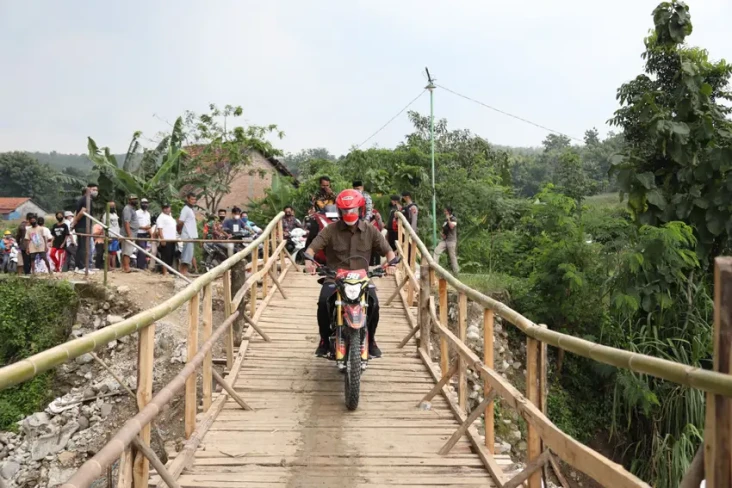 Naik Trail, Ganjar Cek...