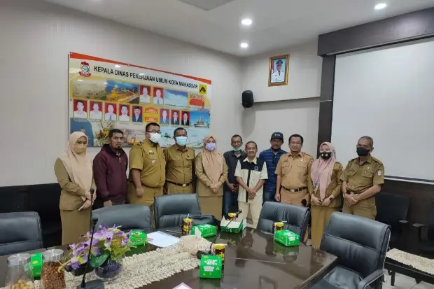Warga Barombong Harap...