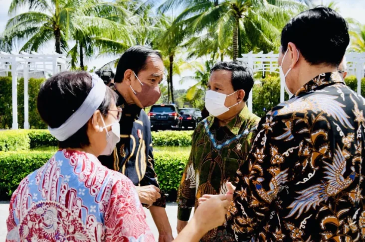 Potret Kehangatan Jokowi-Prabowo...