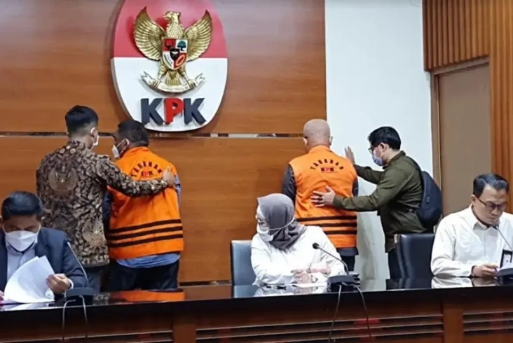 KPK Tahan Dua Tersangka...