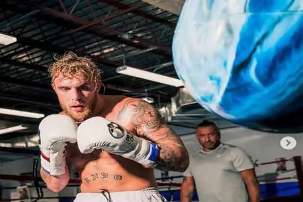 Jake Paul Beli Saham...