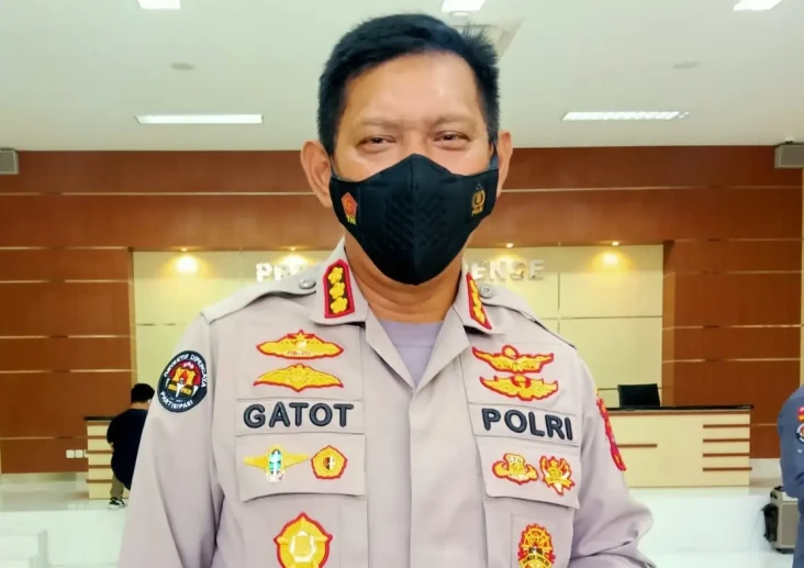 Penyidik Polda Jatim...