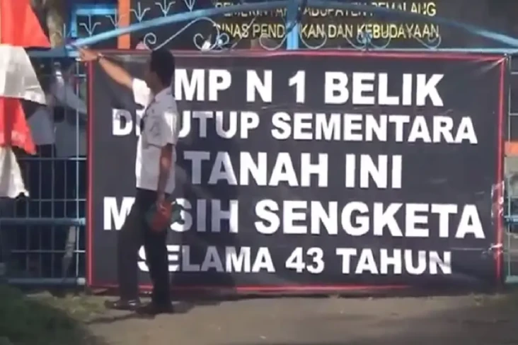 Miris! Gerbang SMPN...
