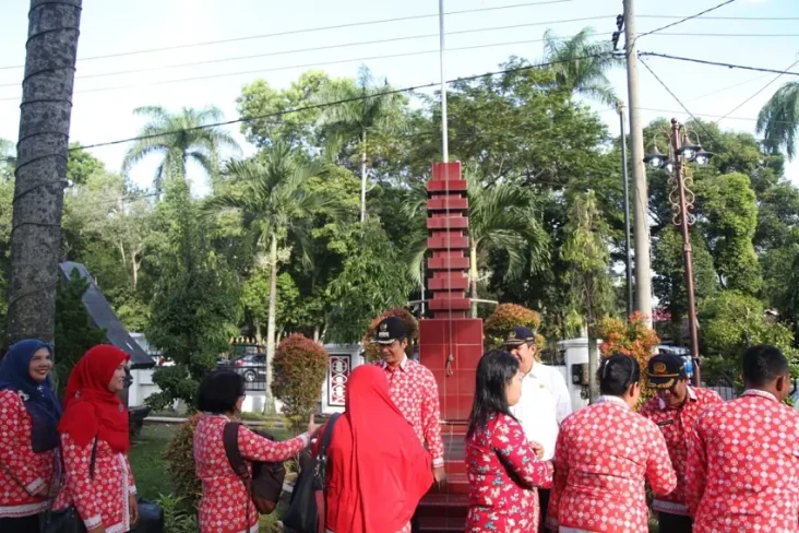Wali Kota Gelar Perpisahan...