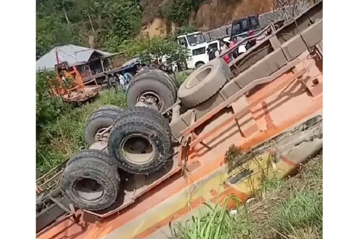 Rem Blong Truk Tangki...