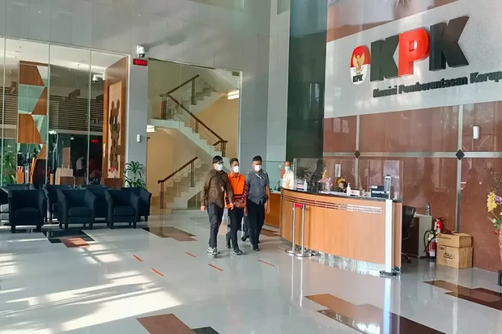 KPK Jebloskan Pejabat...