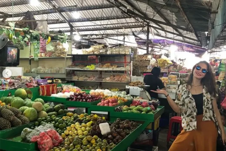 Gaya 8 Artis Belanja...