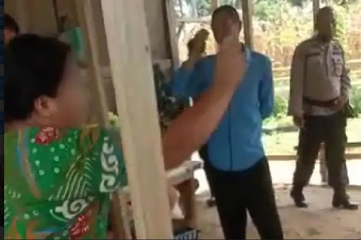 Viral! Emak-emak Berdaster...