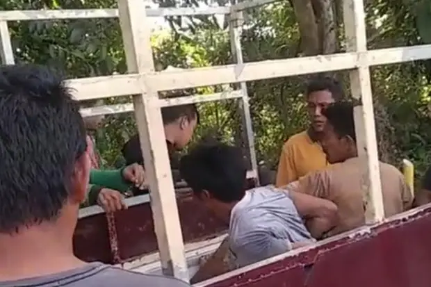 Warga Tangkap Tangan...