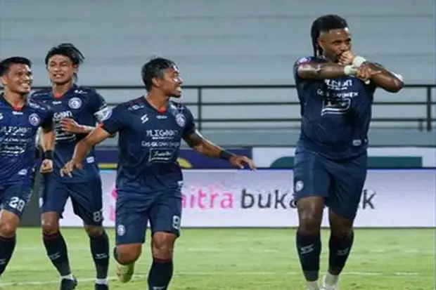 Hasil Arema vs Persipura:...