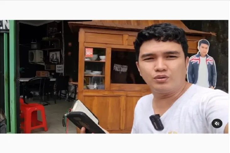 6 Artis yang Buka Warung...