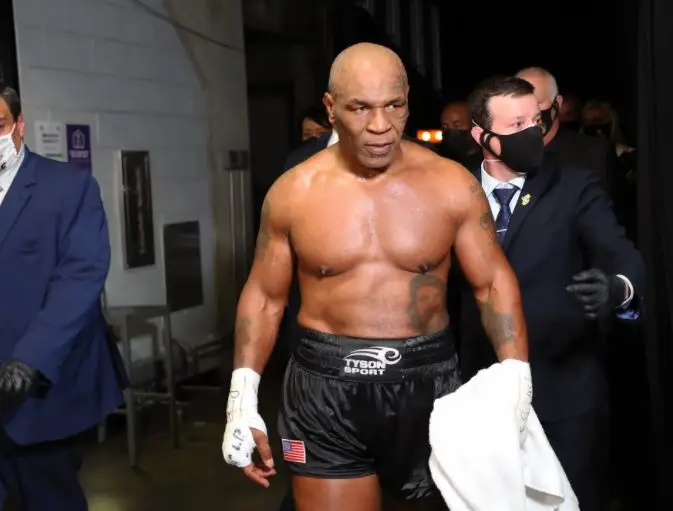 Mike Tyson Mikir-mikir...