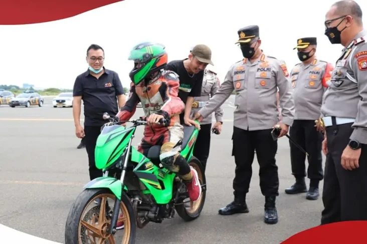 Street Race Ajang Taruhan...