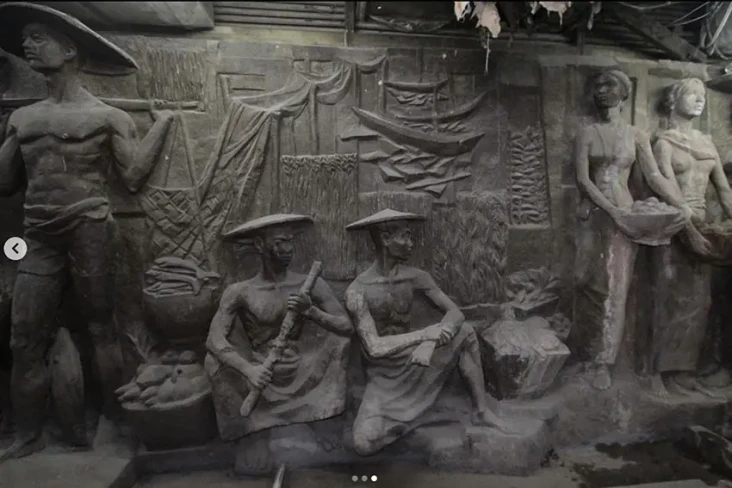 Relief di Basement Gedung...