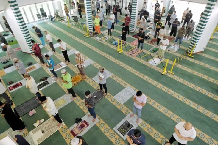 Muslim Singapura Diperbolehkan...