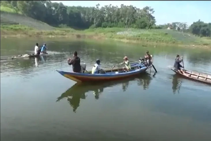 Hendak Mancing di Waduk...
