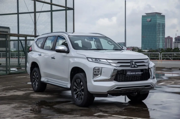 Mitsubishi Pajero Sport...