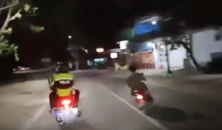 Polisi dan Pemotor Kejar-kejaran...