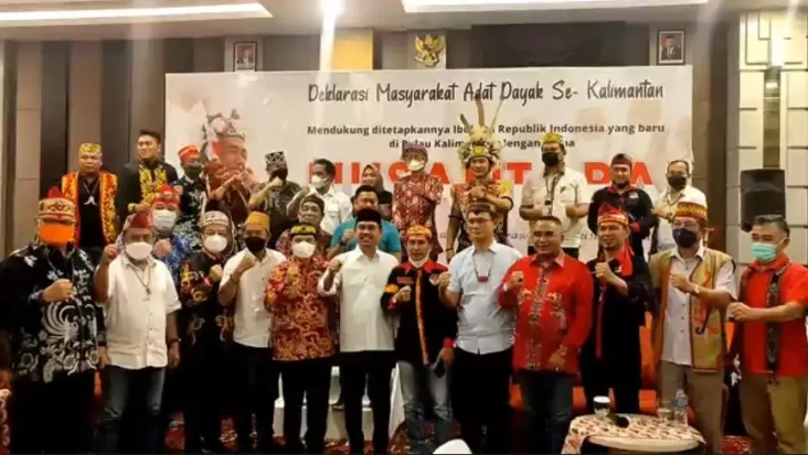 Masyarakat Adat Dayak...