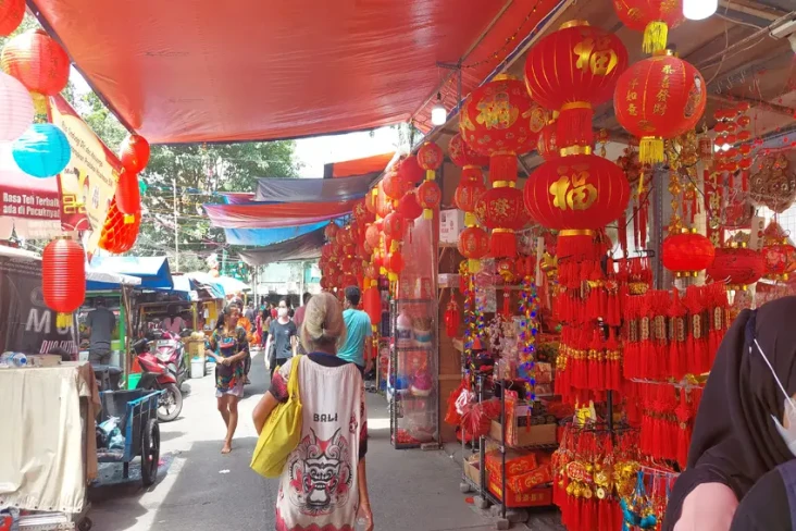 Banjir Ornamen Imlek...