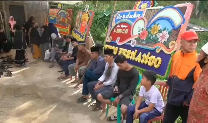 Pemakaman Korban Kerusuhan...