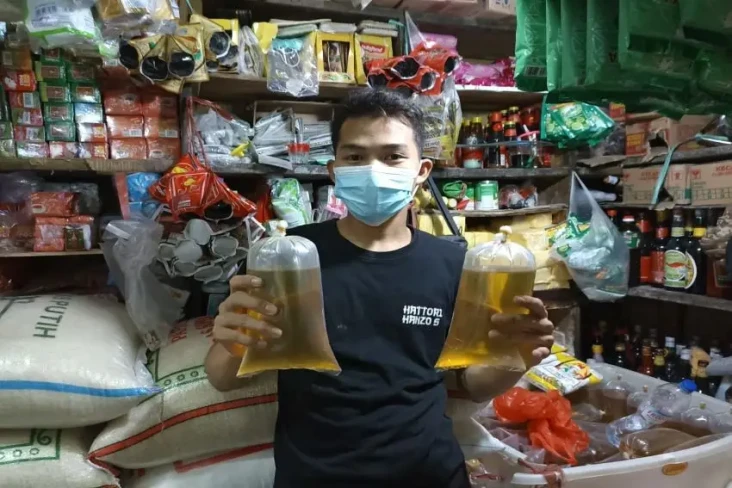 Pedagang Risau, Besok...
