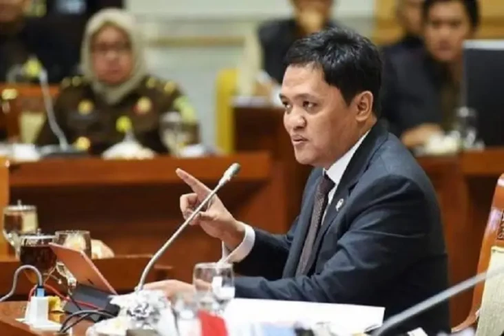 Anggota Komisi III DPR...