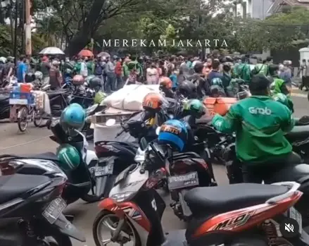 Tahun Baru Imlek, Masyarakat...