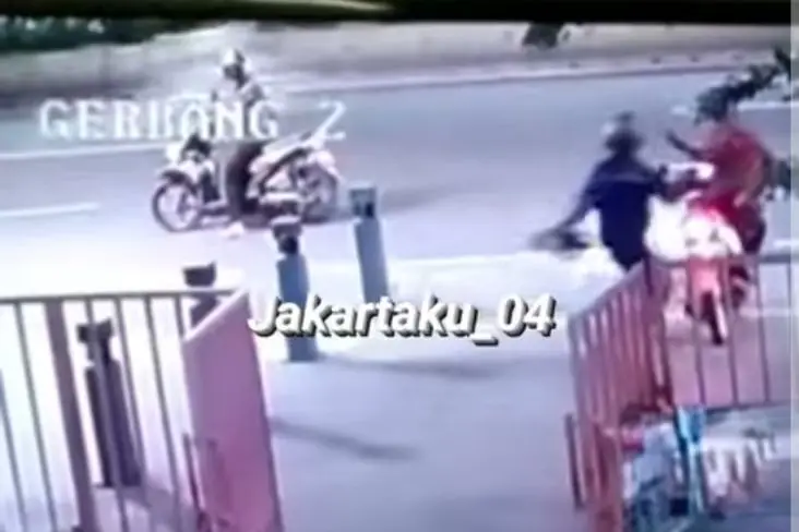 Motif Pembacokan di...