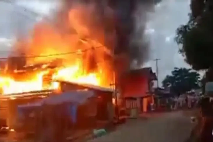 Kebakaran Landa Permukiman...