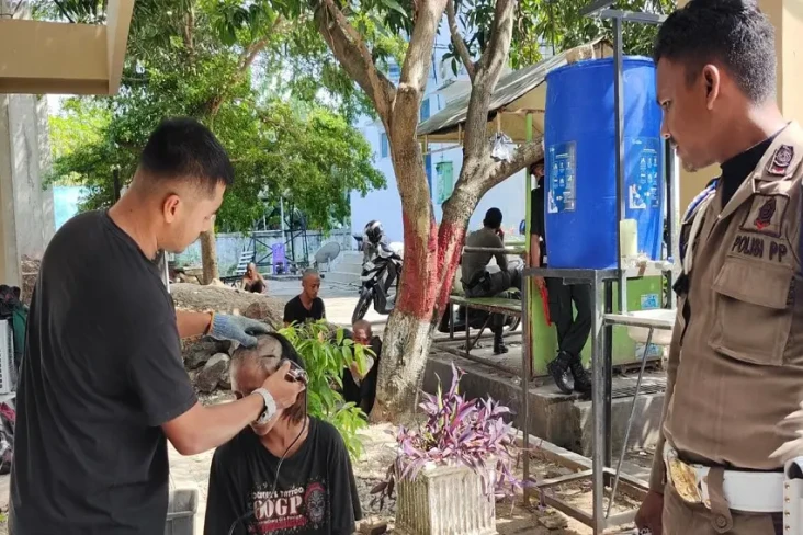 Resahkan Warga, 6 Orang...