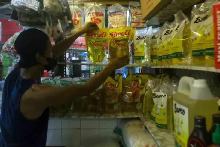 Berburu Minyak Goreng...