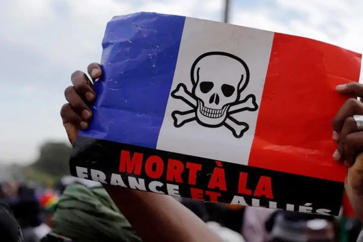 Mali Usir Dubes Prancis,...