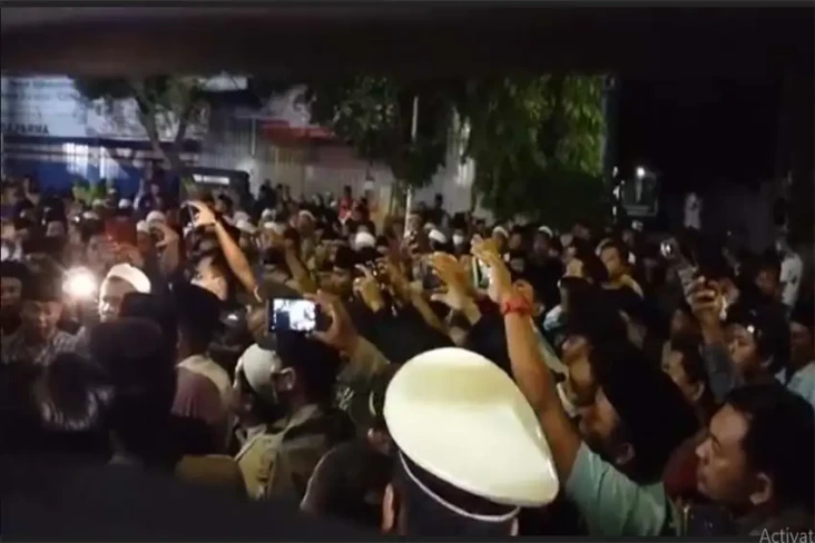 Tokoh Agama Ditangkap...