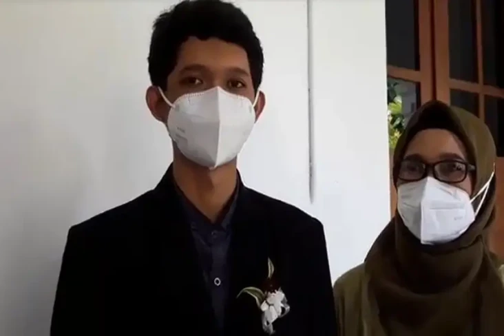 Kisah Oktora, Anak Sopir...