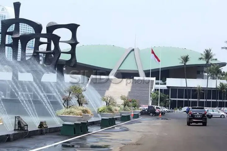 9 Anggota DPR dan 80...