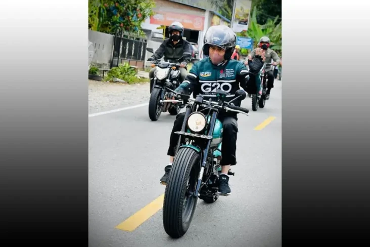 Jokowi Motoran Bareng...