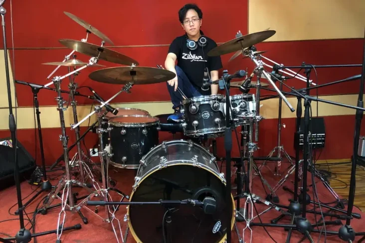 Rilis Mini Album Perdana,...