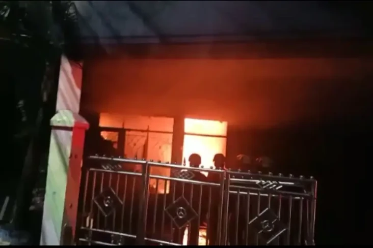 Rumah Gudang Minyak...