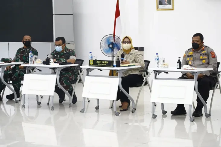 Ade Yasin Hentikan Sementara...