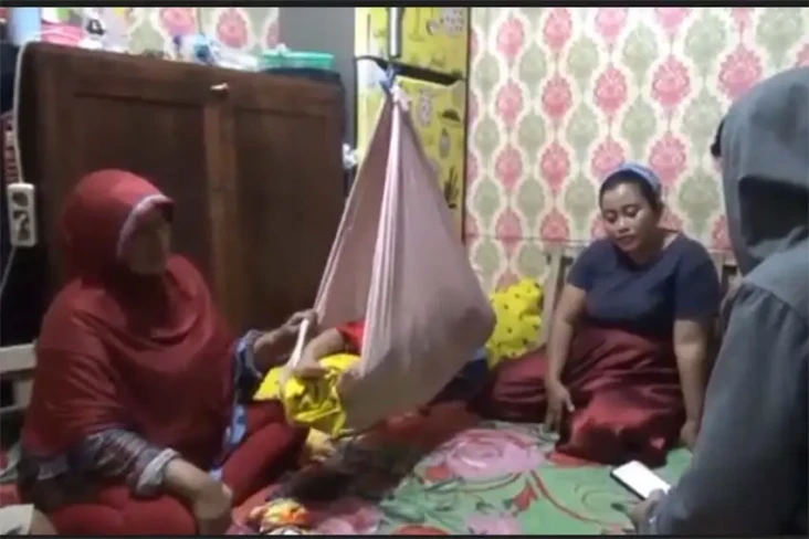 Dibonceng Paman Naik...